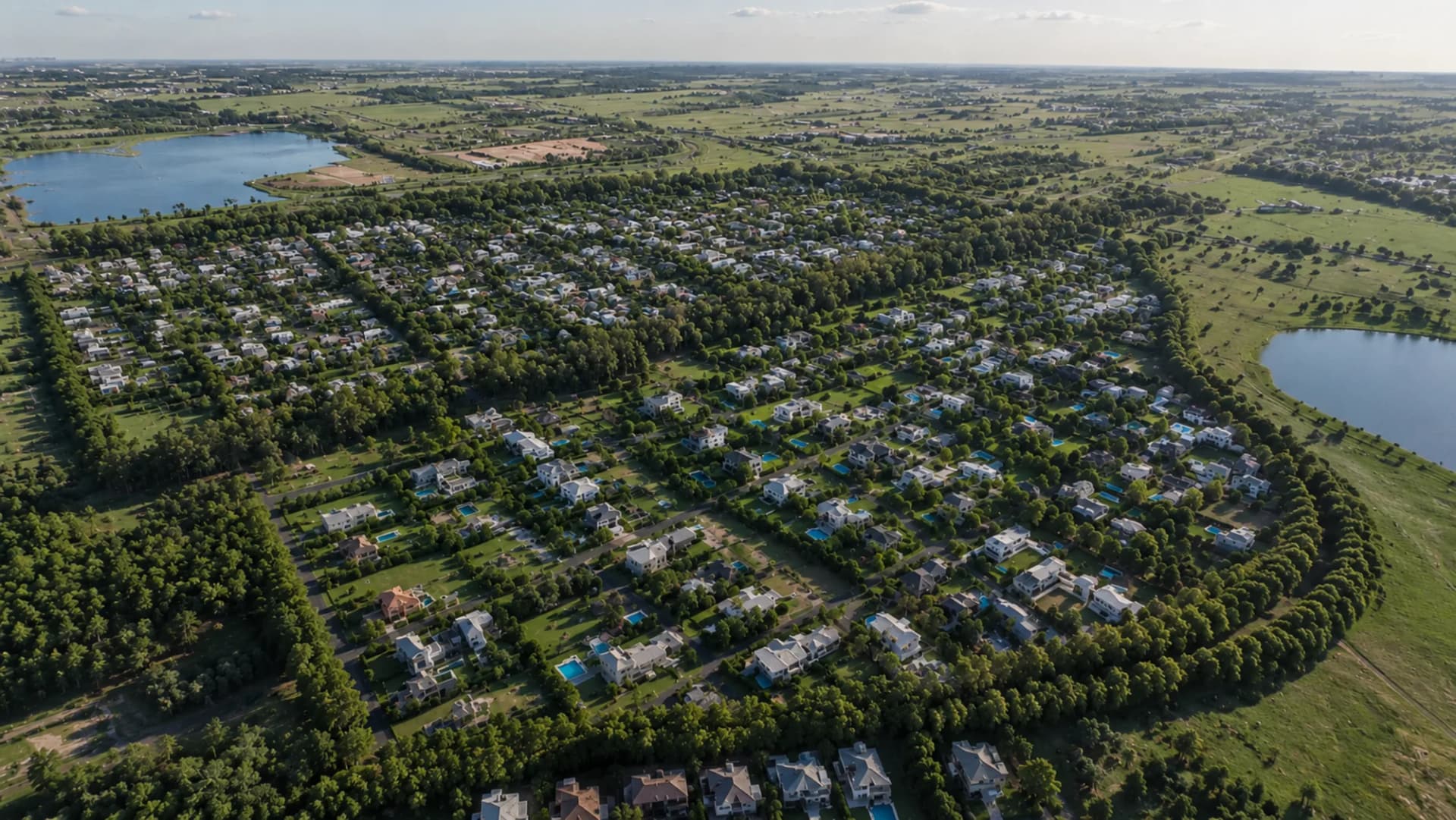Barrios cerrados de Funes desde el aire