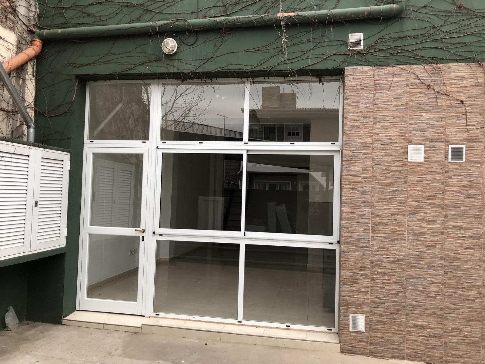 Departamento monoambiente con entrepiso en alquiler