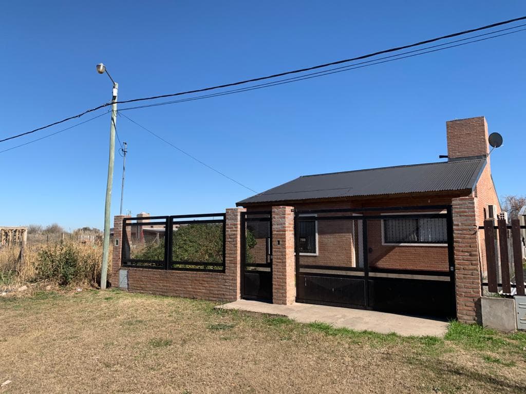 Casa en alquiler 2 dormitorios en Roldán
