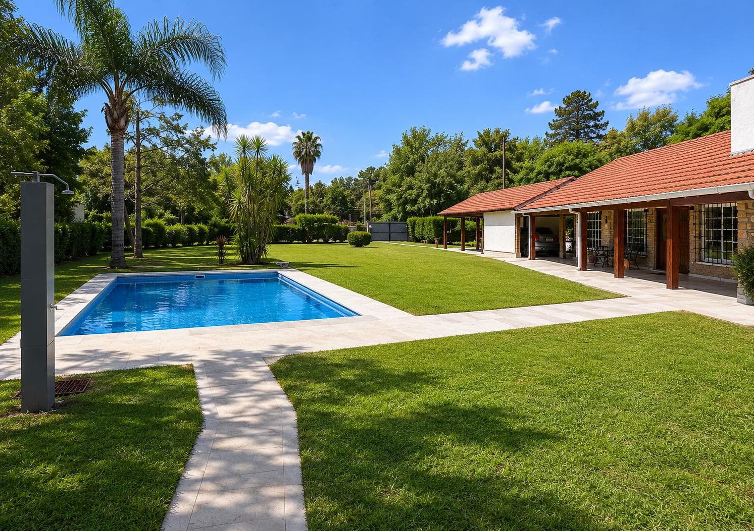 Vendo casa 3 dormitorios con pileta en Cotos de la Alameda Roldan