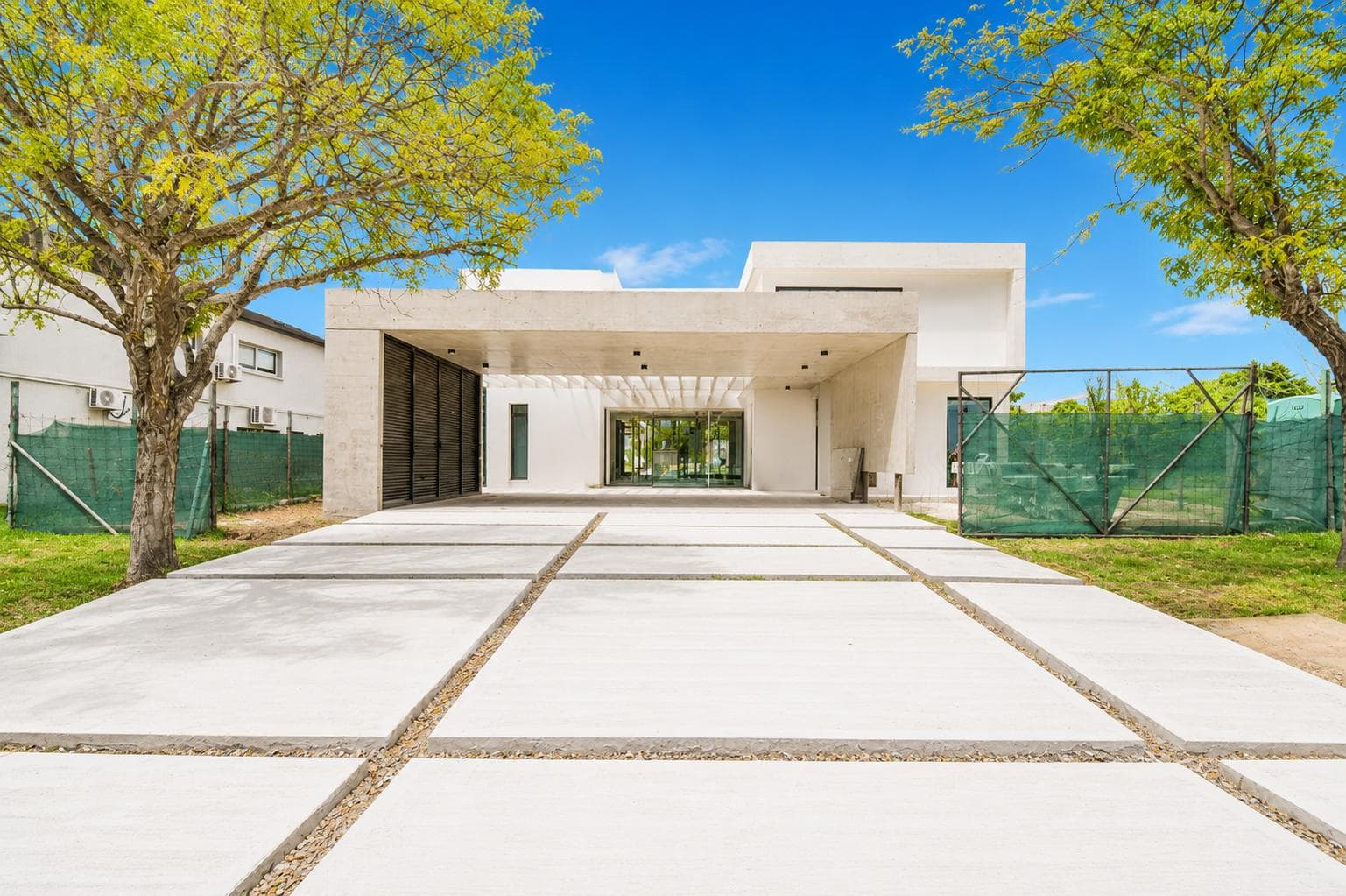Casa en venta de 4 dormitorios en Kentucky Club de Campo, Funes.