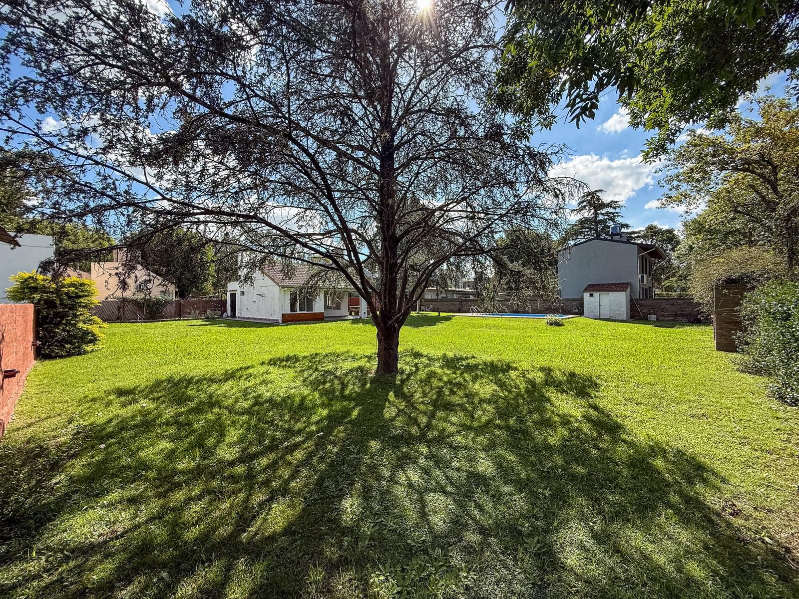 Lote 300 m2 a la venta en Funes