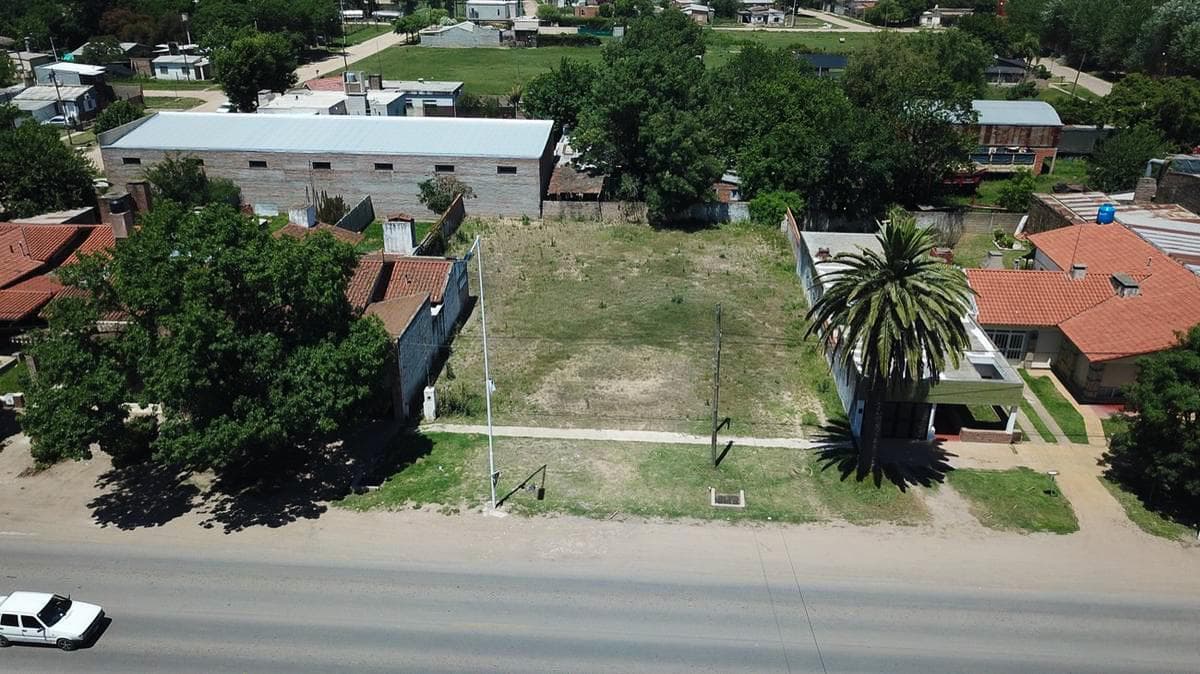 Lote destino comercial 835 m2 frente norte sobre Ruta 9 Roldan