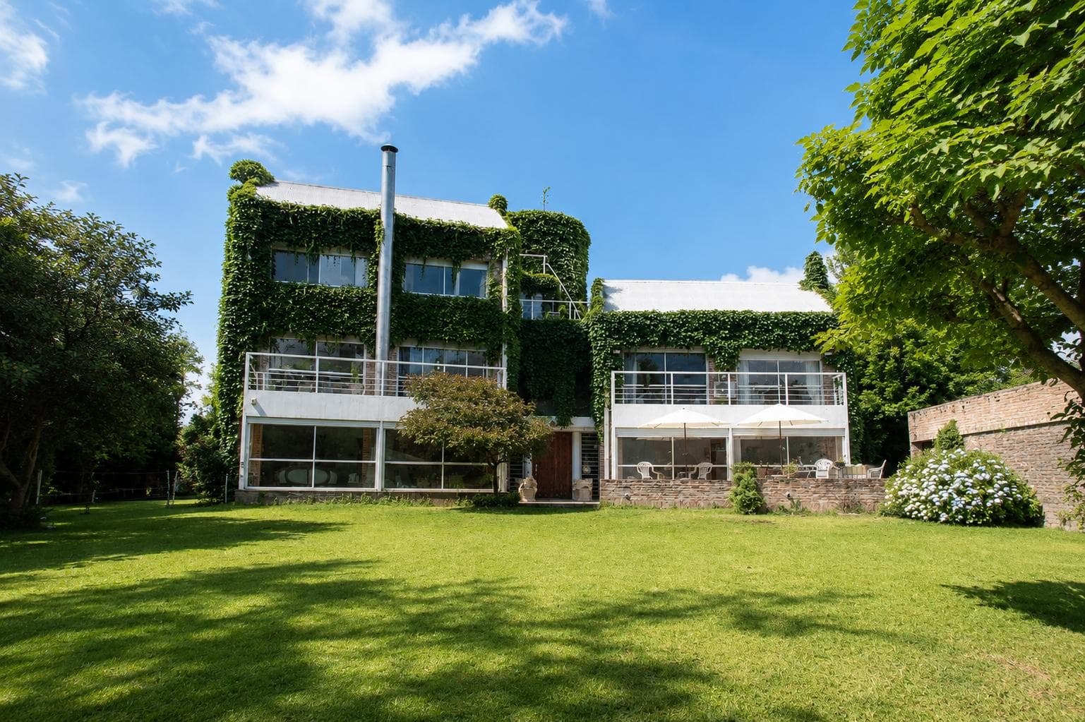Casa en venta de 4 dormitorios por ruta 9 en Funes