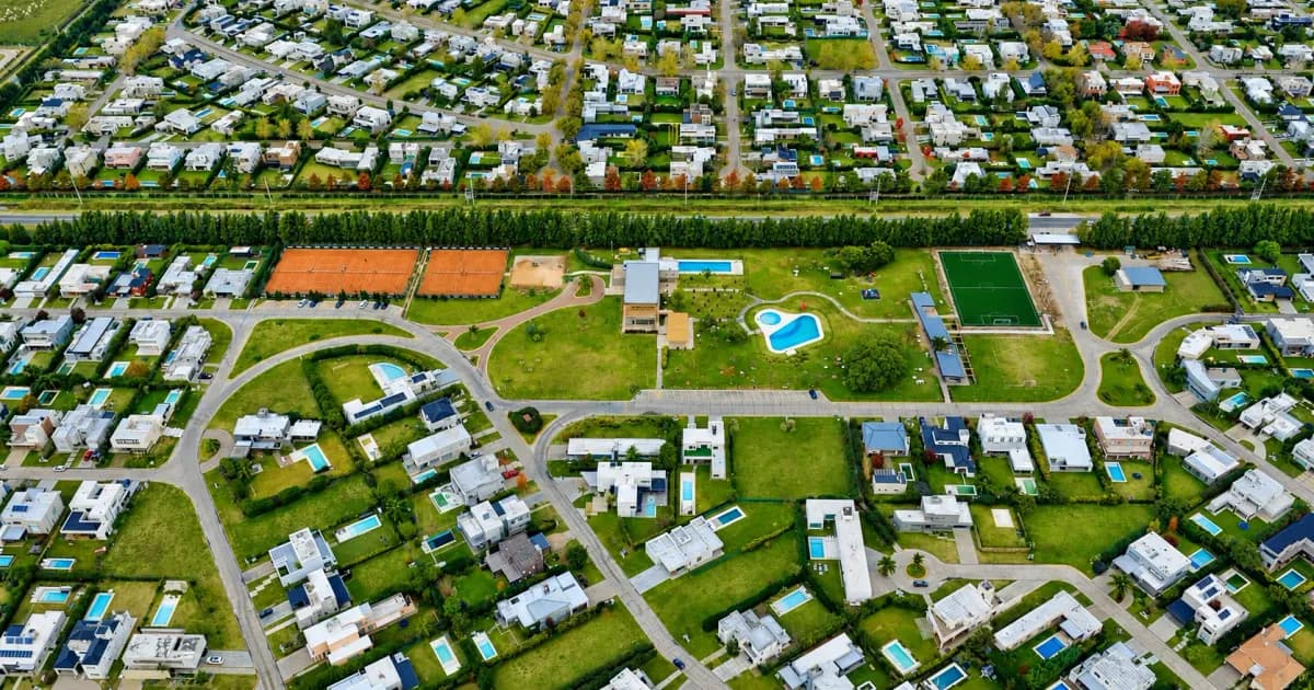 Barrio cerrado o abierto en Funes y Roldán: expensas, precios y seguridad