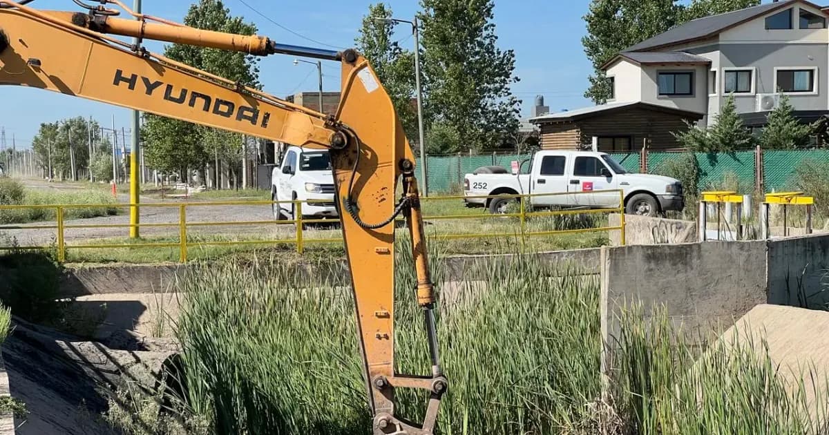 Drenaje en Roldán: qué canales se limpiaron, dónde se junta el agua y qué mirar al comprar